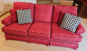 lot 46 image: Johnston Benchworks 3 Cushion Sofa Couch  Scotty Dog & Rooster Upholstery
