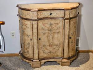 lot 11 image: Lane Furniture Florentine Painted Console Cabinet