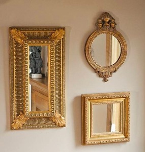 lot 74 image: Gilt Dcor Mirror Grouping
