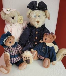 lot 122 image: Sweet Teddy Bear Collection  Boyd  Bearington  Delton