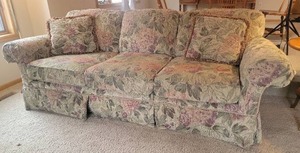 lot 20 image: Luxury Floral Upholstered Sofa - C.R. Lane