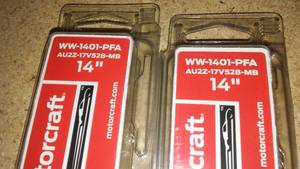 lot 560 image: Premium Flat Wiper Blade Rear (2)
