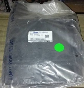 lot 584 image: Splash Guards, Molded, Rear Pair - Ford (HC3Z-16A550-DB)