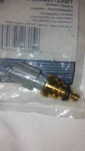 lot 636 image: Coolant Temp Sensor - Ford (DY-1194-7M5Z-12A648-B)