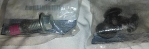 lot 626 image: Steering Wheel Screw - Ford (N807493-S100) (Missing 1). Bolt - Ford (HL3Z-7N134-C)