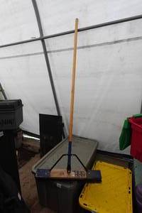 lot 731 image: Job Site 14 Contractor Push Broom