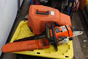 lot 706 image: Stihl 026 Gas Chainsaw with 16 Bar and Case