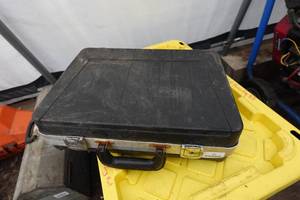 lot 747 image: Hard Shell Case with Key