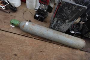 lot 785 image: Large Oxygen Tank