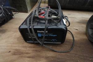 lot 734 image: Die Hard 102 Amp Battery Charger
