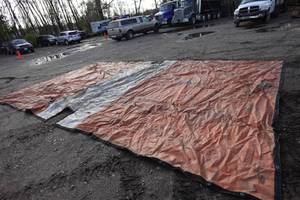 lot 15 image: Large Tarp - 14 8 x 24 6