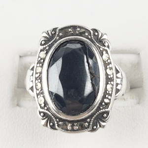 lot 60 image: Hematite & Marcasite Sterling Silver Ring.  Size 7 - 7.25.
