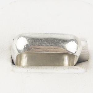 lot 73 image: Mexico (Unknown) Square Sterling Silver Band. Size 10 - 10.25.