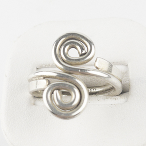 lot 78 image: Mexico (Unknown) Double Swirl Sterling Silver Ring. Size 8.75 - 9.