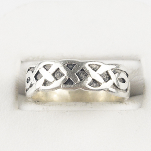 lot 87 image: Keltic Knot Sterling Silver Band. Size 6.75 - 7.