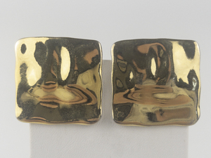 lot 142 image: Chunky Hammered Square Gold Tone Base Metal Clip-On Earrings .
