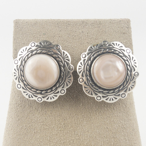 lot 156 image: Carolyn Pollack Roderick Tenorio Pink Mother Of Pearl Floral Sterling Silver Pierced Earrings .