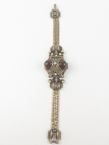 lot 194 image: Vintage Red Cabochon Filigree Gold Tone Base Metal Bracelet.