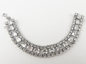 lot 211 image: Rhinestone Bling Silver Tone  Base Metal Bracelet.