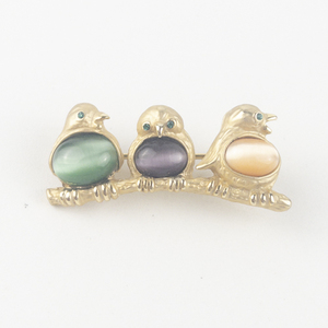 lot 223 image: Super Cute Trio Of Birds Gold Plated Base Metal Brooch .