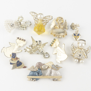 lot 249 image: Group of 10 Angel Gold Tone Base Metal Brooches & Lapel Pins  .