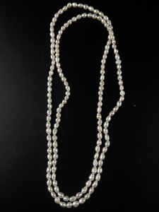 lot 272 image: Freshwater Pearl Necklace.