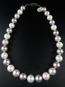 lot 278 image: Blush Pink & White Faux Pearl Necklace . Knotted