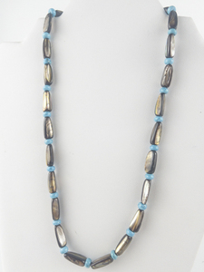 lot 279 image: Turquoise & Mother Of Pearl Bead Necklace.