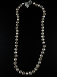 lot 293 image: Blush Pink Freshwater Pearl Necklace. Knotted