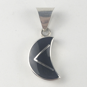 lot 333 image: Black Onyx Moon sterling silver pendant (no chain).