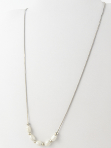lot 390 image: Dainty White & Gold Tone Bead 2Base Metal Necklace.