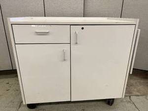 lot 17 image: Mobile Storage Space Drawer 2 Door Medical Cabinet Splint Station with Extendable Wing Table & Power Strip Supply - In Excellent Condition (31 x 48 x 27)