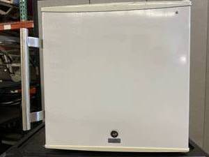 lot 33 image: American BioTech Supply ABS PH-ABT-UCFS-0220M-TDA-B General Purpose Free Standing Under-Counter Pharmacy Laboratory Freezer - In Great Working Condition Very Clean - No Key (Replacement can be bought online)