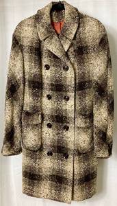 lot 86 image: Vintage Womens Plaid Button Down Coat Size Large