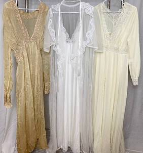 lot 100 image: Vintage Lingerie Lot