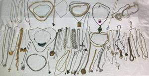 lot 151 image: Costume Jewelry Lot of Gold & Silver Toned Necklaces