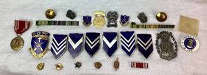 lot 80 image: USA Military Medals and Awards