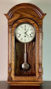 lot 126 image: Vintage Sligh 0763-1 Pendulum Wall Clock