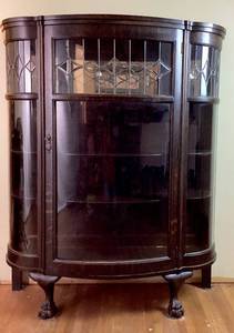 lot 128 image: Antique Leaded Glass Oak Curved Front China Cabinet