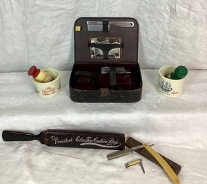lot 139 image: Vintage Mens Shaving and Travel Kit Collection