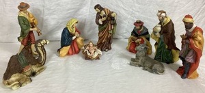 lot 49 image: Grandeur Noel 9 piece Porcelain Nativity Set
