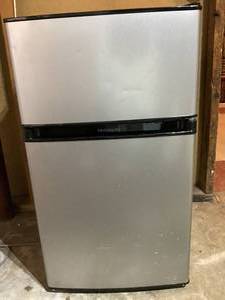 lot 60 image: Frigidaire 3 cu ft Compact Refrigerator