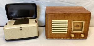 lot 67 image: Vintage Sentinel Dual Powered ACDC & Battery Portable Radio and General Television & Radio Corp Tube Radio