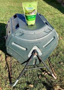 lot 167 image: Lifetime Rotating Composter Tumbler