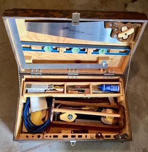 lot 183 image: Vintage Wooden Chest of Tools