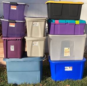 lot 192 image: 10 Plastic Storage Totes - Large Sizes