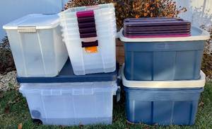 lot 191 image: 12 Large Plastic Storage Totes - 3 are wheeled