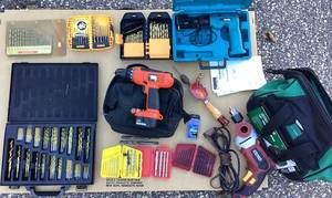lot 246 image: Bundle of Drills - Battery & Corded