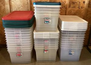 lot 257 image: Assorted Sizes of Plastic Storage Totes - 54Qt., 58Qt, 66Qt.