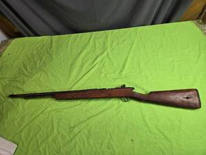 lot 3 image: Vintage Sporting Rifle Model 134 - Wood Stock - Missing Firing Pin & Safety